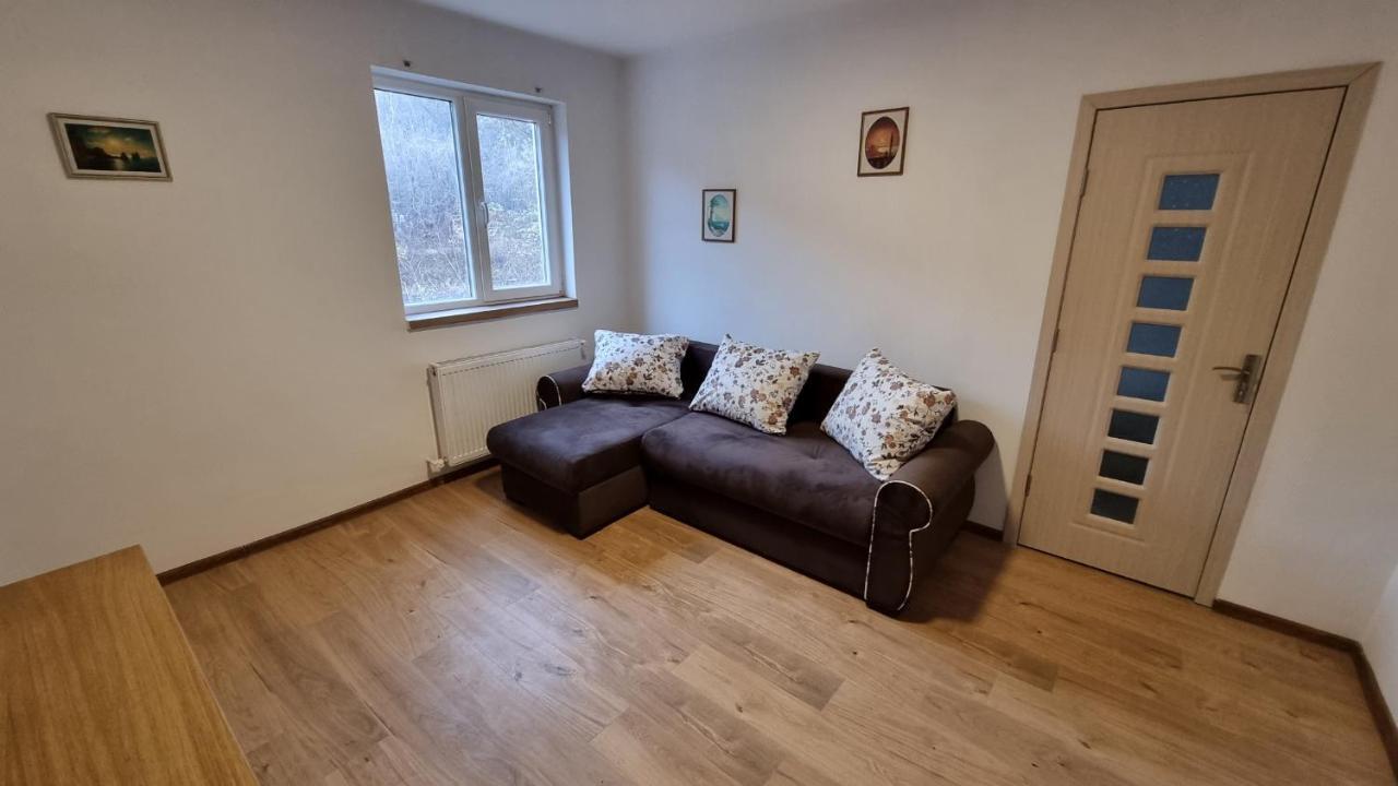 Veronica Studio Piatra Neamt Luaran gambar